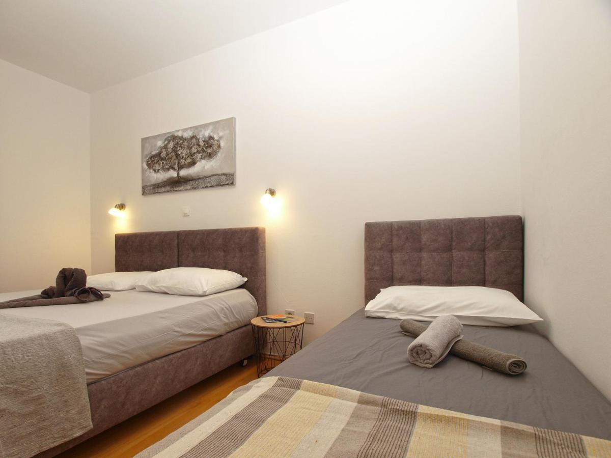 Apartments Biskupije 810 Медулин Екстер'єр фото