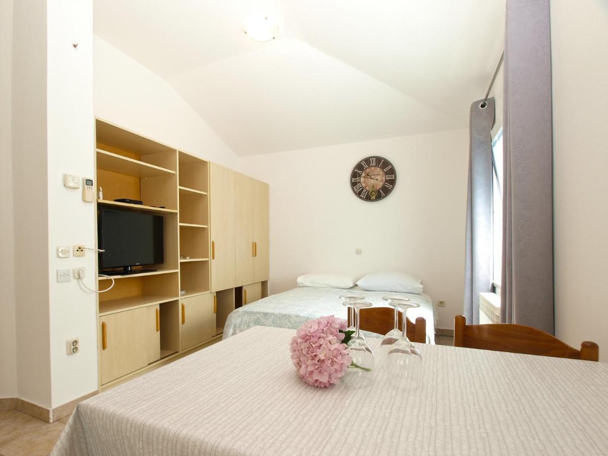 Apartments Biskupije 810 Медулин Екстер'єр фото