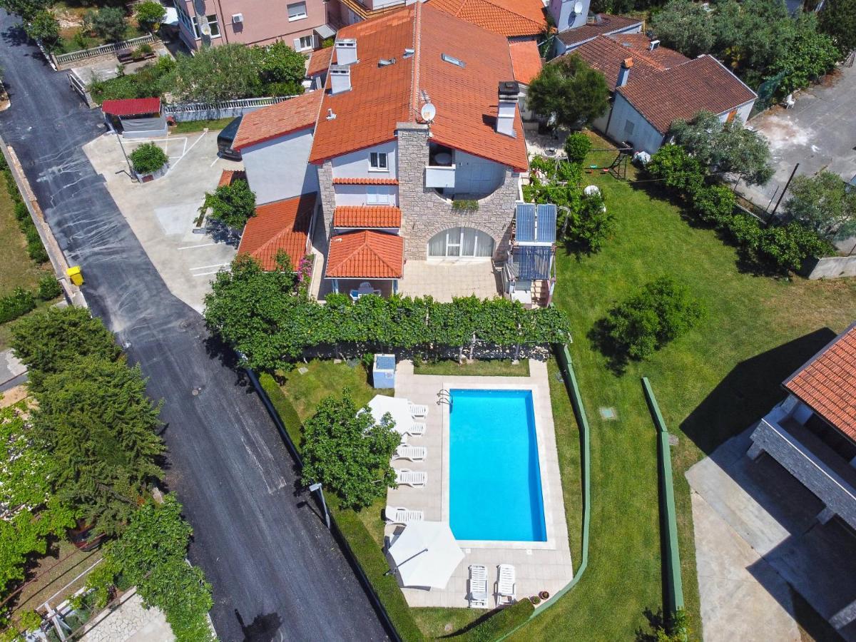 Apartments Biskupije 810 Медулин Екстер'єр фото