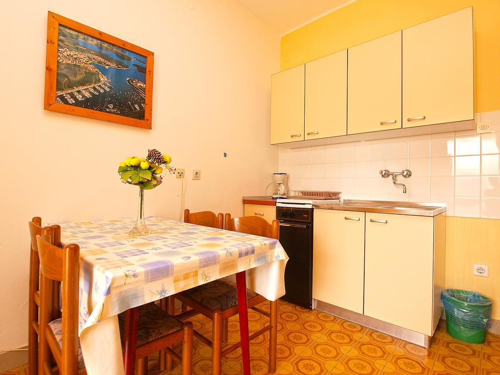 Apartments Biskupije 810 Медулин Екстер'єр фото