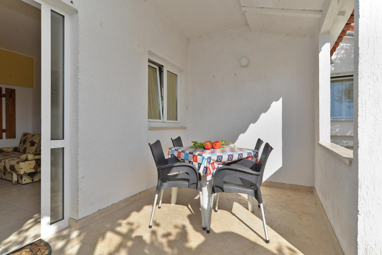 Apartments Biskupije 810 Медулин Екстер'єр фото